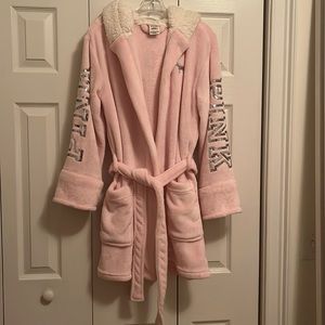 XS light pink and white Victoria’s Secret robe